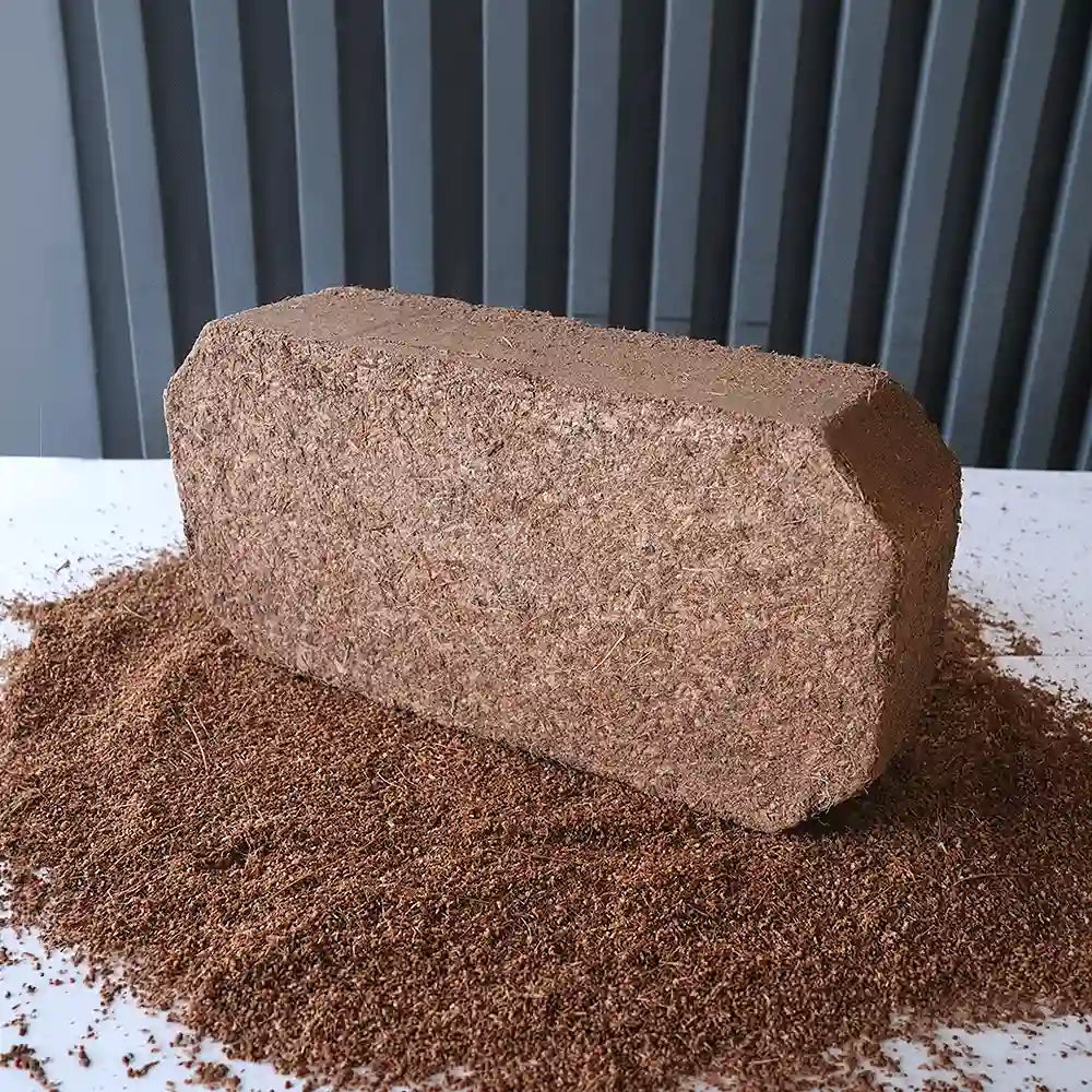 bloque de fibra y polvillo de coco en ladrillo
